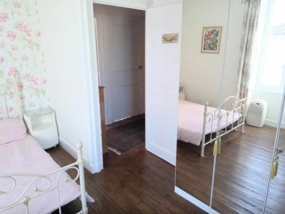 Вилла Montemboeuf Centre Town House Free Wifi Экстерьер фото